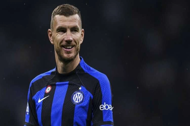 Fenerbahçe Edin Dzeko için geri sayıma geçti haberinin görseli