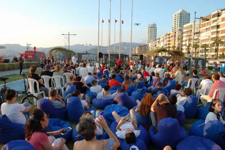 İzmir, şiir ve sanata bu buluşmayla doydu