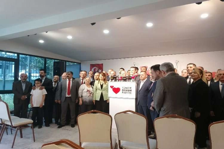 Türkiye Değişim Partisi CHP'ye katıldı! haberinin görseli