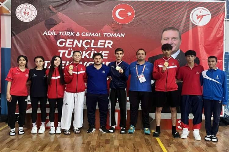 İzmir Büyükşehir'in altın çocukları haberinin görseli