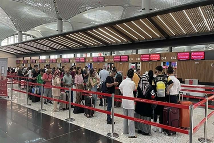İstanbul Havalimanı'nda bayram tatili yoğunluğu haberinin görseli