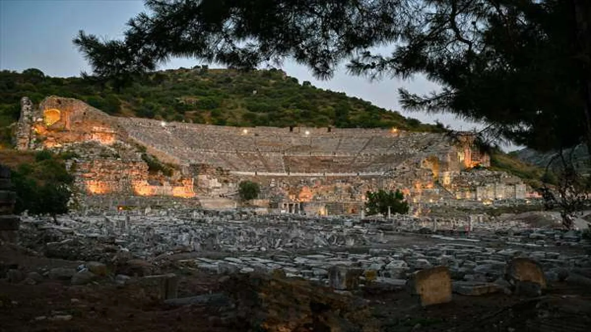 Işıklandırılan Efes Antik Kenti büyülüyor - 776
