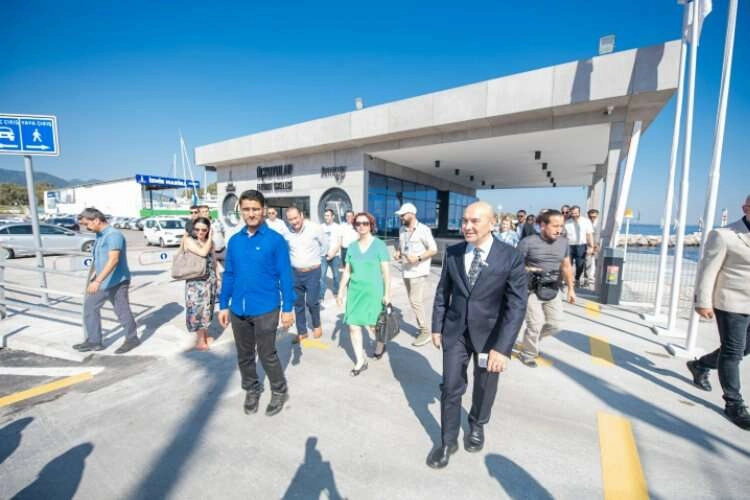 Başkan Soyer, Üçkuyular Feribot İskelesi'ni yerinde inceledi haberinin görseli