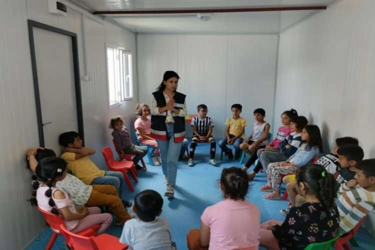 Büyükşehir depremzedelere psikososyal destek sağlıyor haberinin görseli