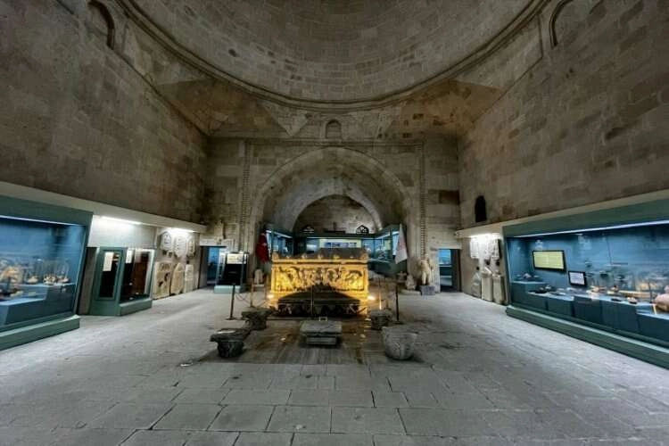 Kütahya Arkeoloji Müzesi tarihe ışık tutuyor haberinin görseli