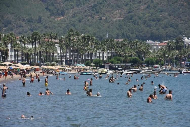Tatilcilerin ilk rotası Muğla sahilleri haberinin görseli