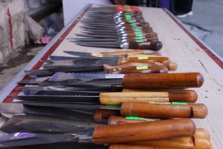 Bıçakçılarda yoğun mesai sürüyor haberinin görseli