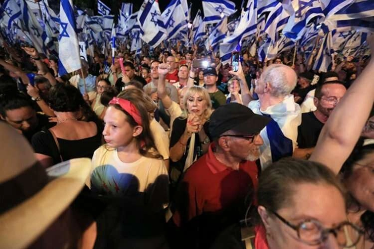 İsrail'de protestolar devam ediyor! haberinin görseli
