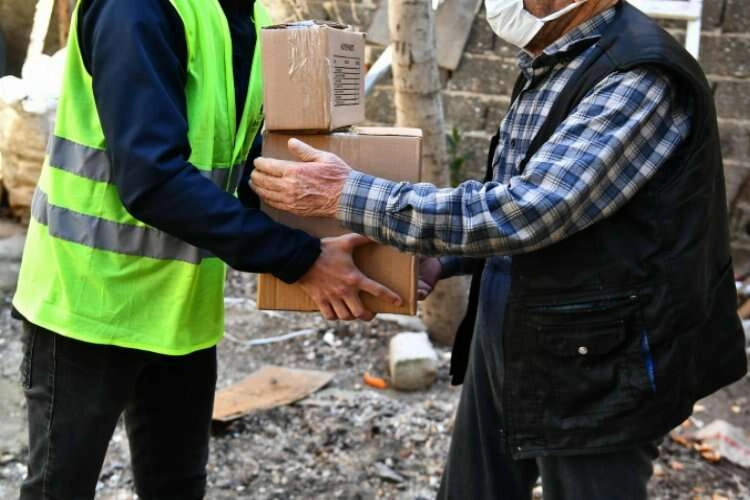 İzmir'de ihtiyaç sahiplerine bayram desteği