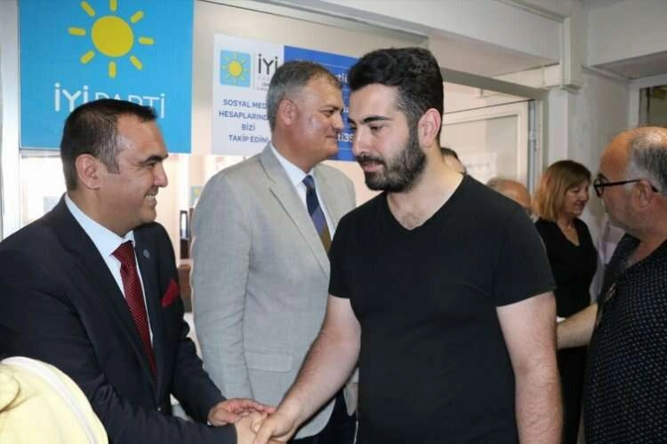 İYİ Parti İzmir İl Başkanlığında bayramlaşma haberinin görseli