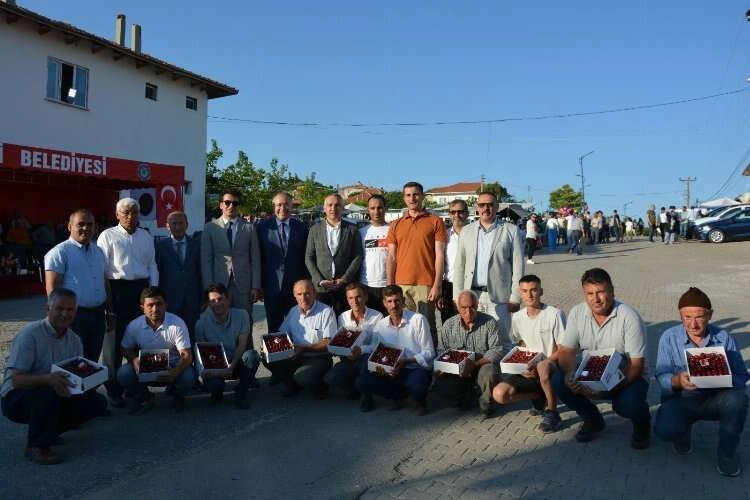 Selendi’de Kiraz Festivali coşkusu başladı