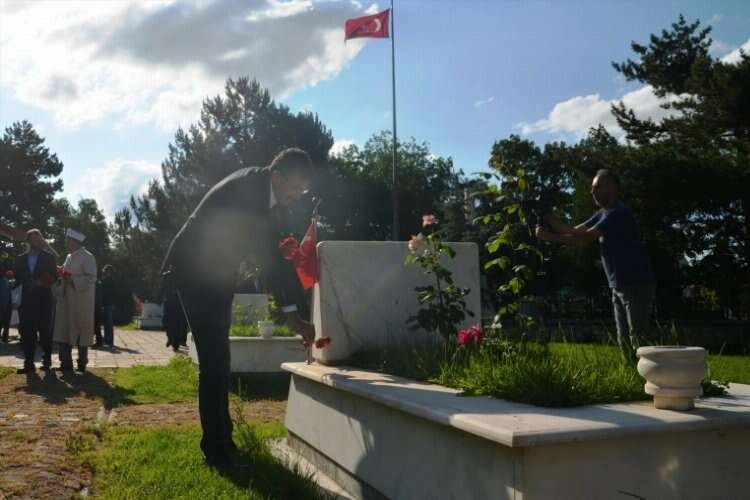 Kütahya’da şehitliklerde hüzünlü bayram arifesi