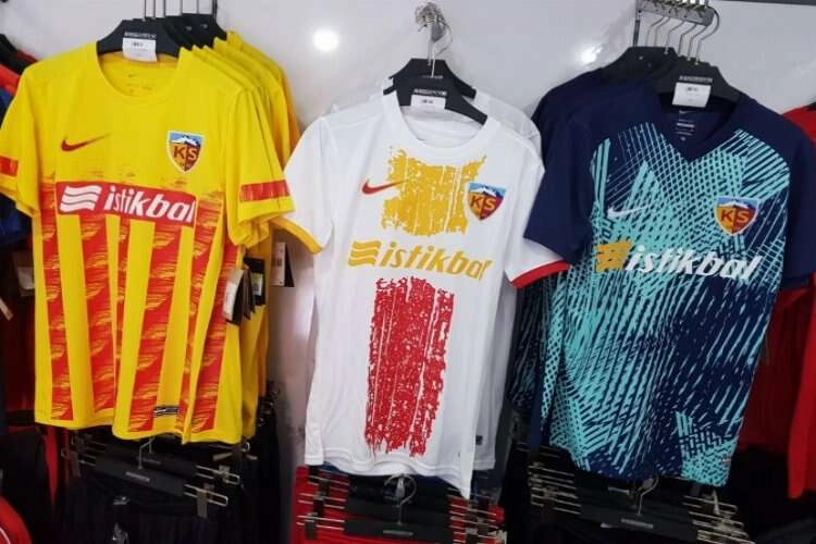 Kayserispor'un yeni sezon formaları satışta haberinin görseli