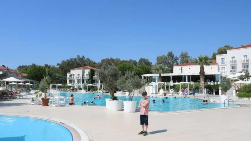 TÜROFED Başkan Yardımcısı ve ETİK Başkanı Mehmet İşler, Kurban Bayramı rezervasyon oranlarını açıkladı. Turizmde bayram bereketi yaşandığını belirten İşler, 