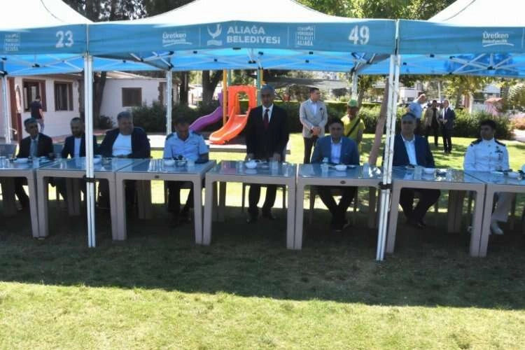 Aliağa'da bayramlaşma arife gününden başladı haberinin görseli
