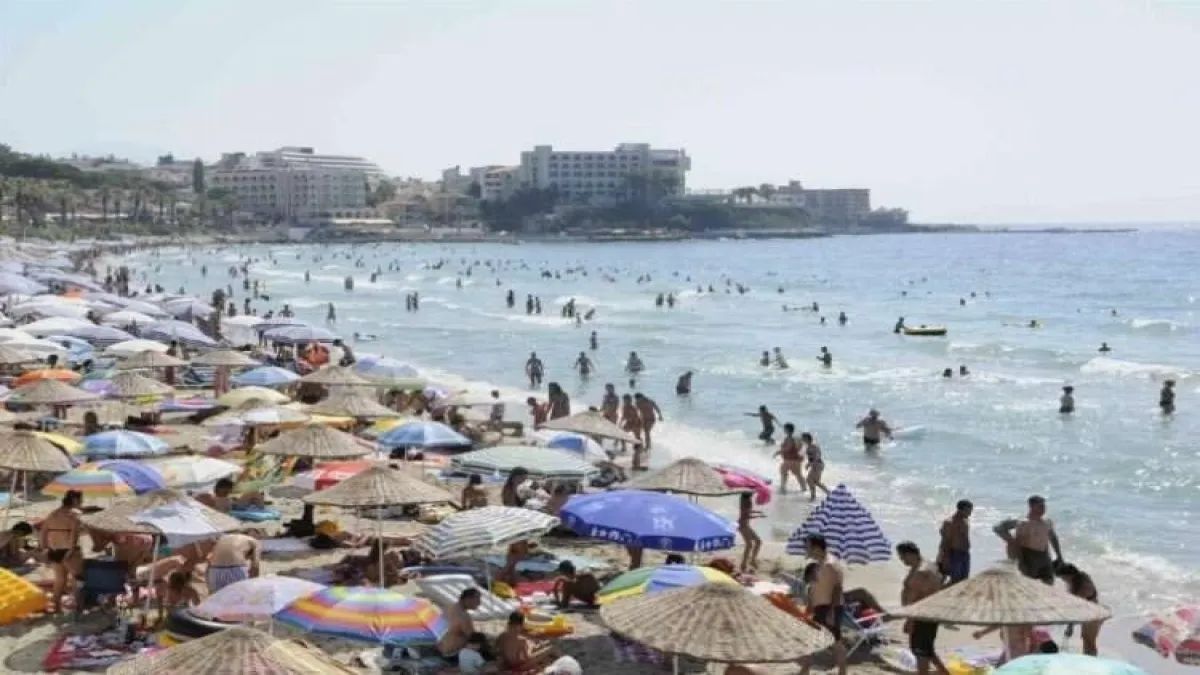 Aydın'da bayram yoğunluğu: Nüfus 2 milyonu aştı haberinin görseli