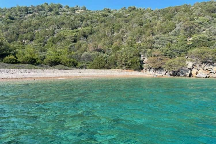 Bodrum Belediyesi’nden, ada ve koylarda temizlik haberinin görseli