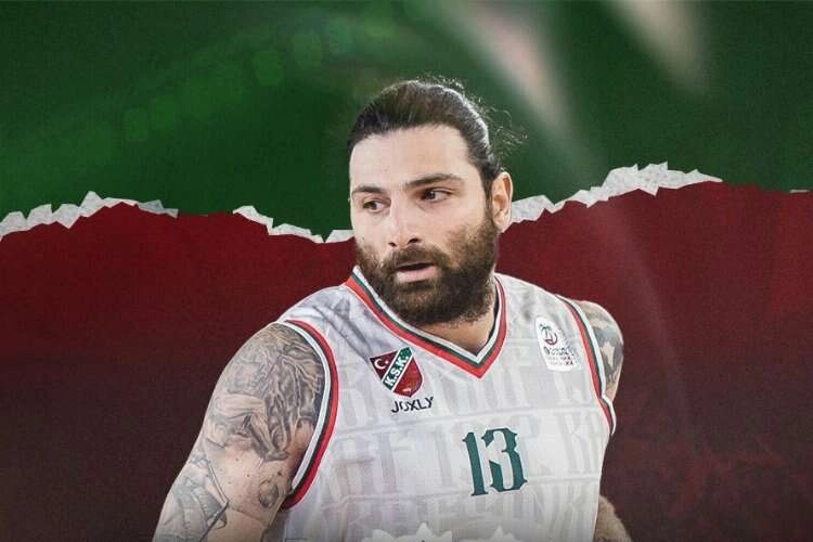 Deniz Kılıçlı 1 yıl daha forma giyecek haberinin görseli