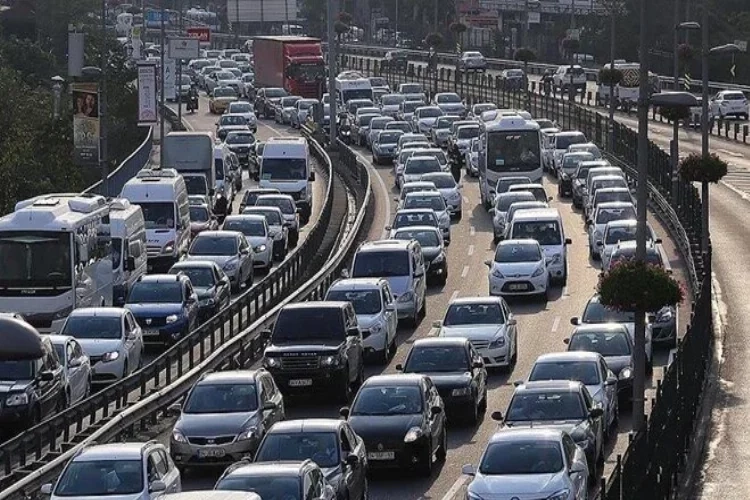 Araç sahipleri dikkat: Trafik sigortasına zam yolda mı? haberinin görseli