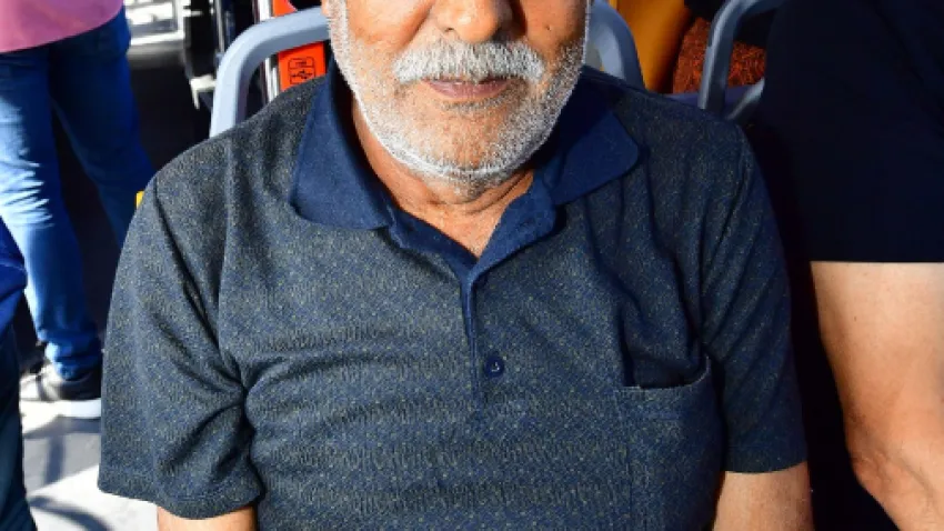 Sürekli toplu ulaşım kullandığını ve kadın şoförlerin daha dikkatli olduğunu belirten Rıza Kırmanci de, “Çok memnunuz. Çok da güzel araç kullanıyorlar ve bu işte iyiler” dedi. 