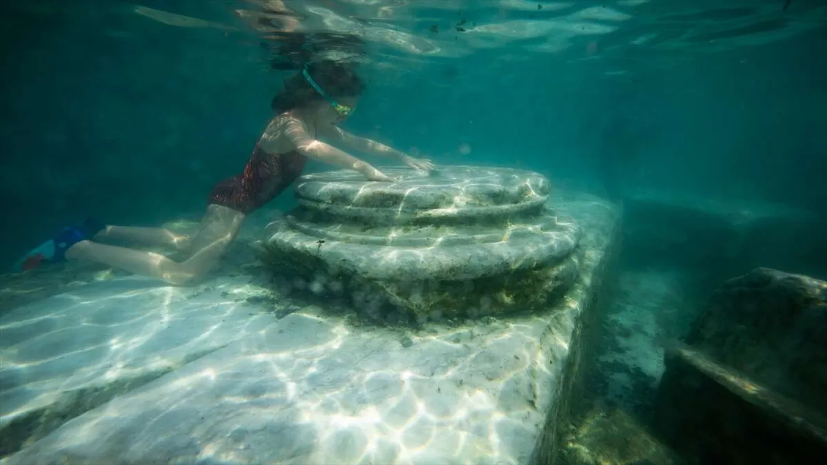 Pamukkale'deki antik termal havuzda bayram yoğunluğu - 2034