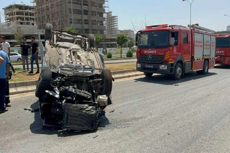 Gaziantep'te bayram kazası: Takla atıp yola uçtu haberinin görseli