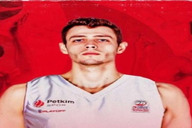 Emre Tanışan, Petkimspor kadrosuna dahil oldu haberinin görseli