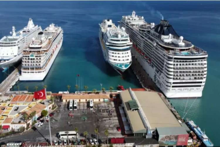 Aydın'a kruvaziyer turizmiyle turist akını haberinin görseli