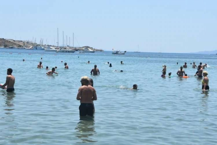 Muğla'da bayram yoğunluğu: Sahiller tıklım tıklım haberinin görseli