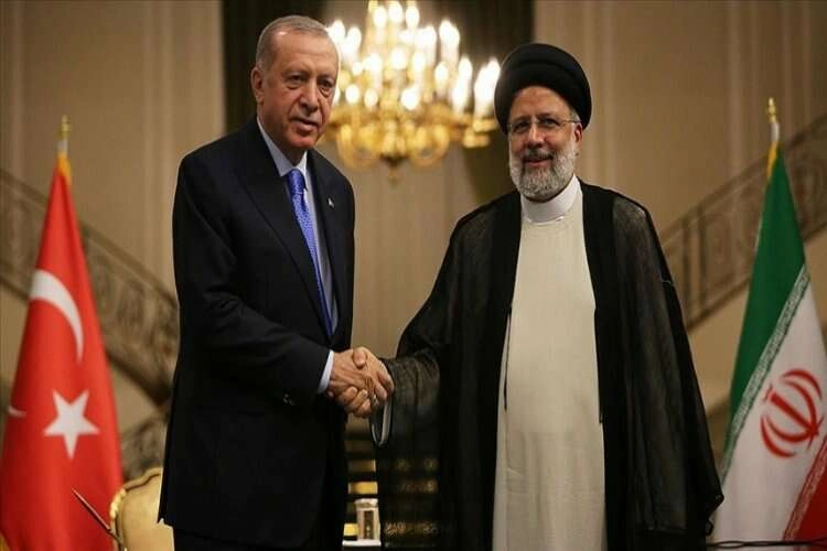 Cumhurbaşkanı Erdoğan, İran Cumhurbaşkanı Reisi'yle görüştü haberinin görseli