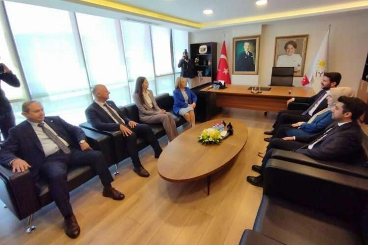 AK Parti'den İYİ Parti'ye ziyaret haberinin görseli