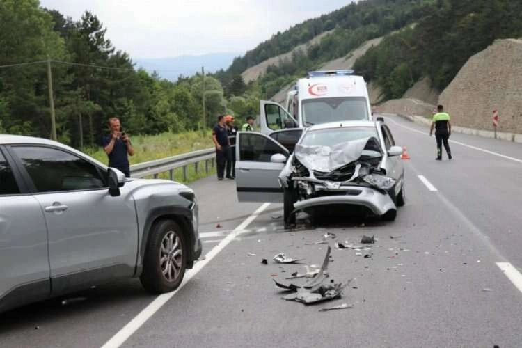 Bursa’da U dönüşü kazası: Yaralılar var haberinin görseli