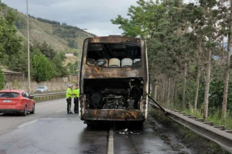 Karabük’te yolcu otobüsü alev aldı haberinin görseli