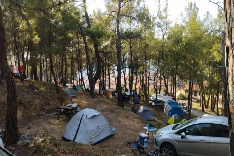 Oteller cep yaktı, kamp alanları full çekti haberinin görseli