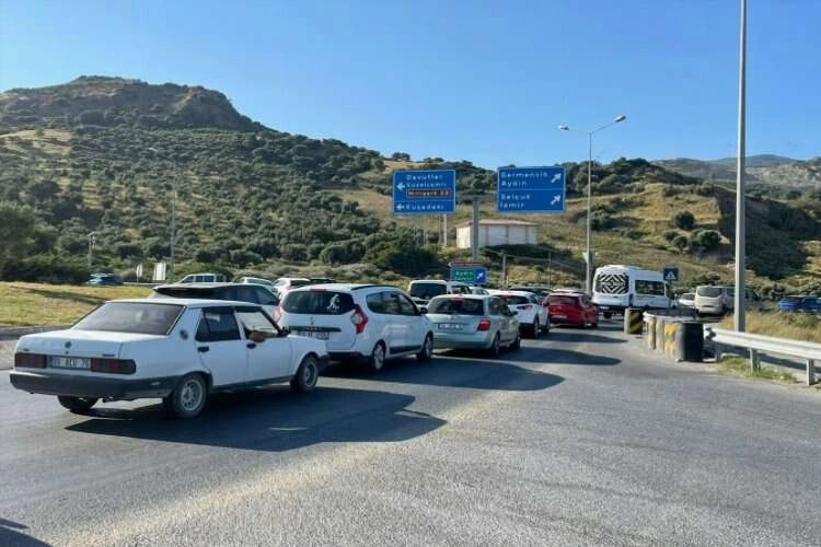 Bayram dönüşü Aydın'da trafik yoğunluğu oluştu