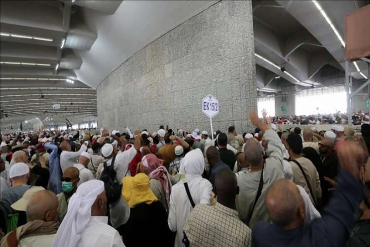 Kurban Bayramı'nın 3. gününde de şeytan taşladılar