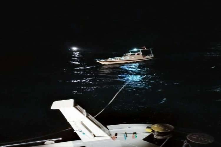Muğla'da arızalanan tekneye KIYEM ekipleri koştu haberinin görseli