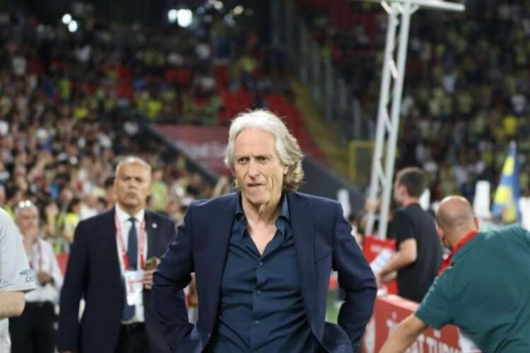 Jorge Jesus, Al Hilal'in başına geçti haberinin görseli