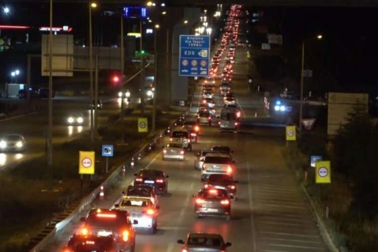 Tatilcilerin dönüşü ''kilit kavşak