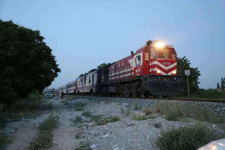 Denizli'de yolcu treninde korkutan yangın haberinin görseli