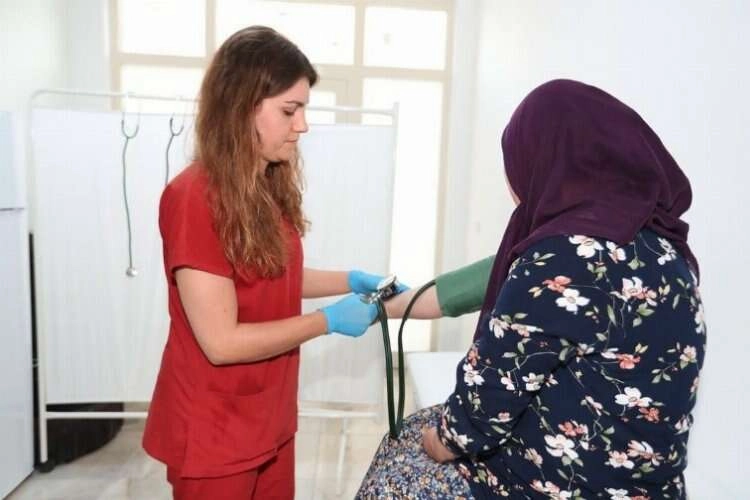 Denizli'de ‘Sağlık Kabini’ ile ücretsiz hizmet haberinin görseli