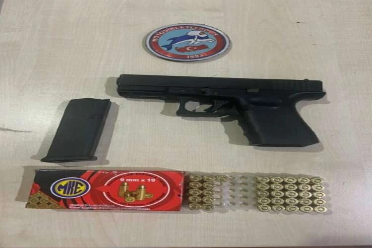 Afyonkarahisar’da durdurulan araçtan tabanca çıktı haberinin görseli