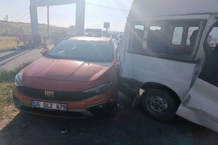 Van Erciş'te zincirleme kaza meydana geldi haberinin görseli