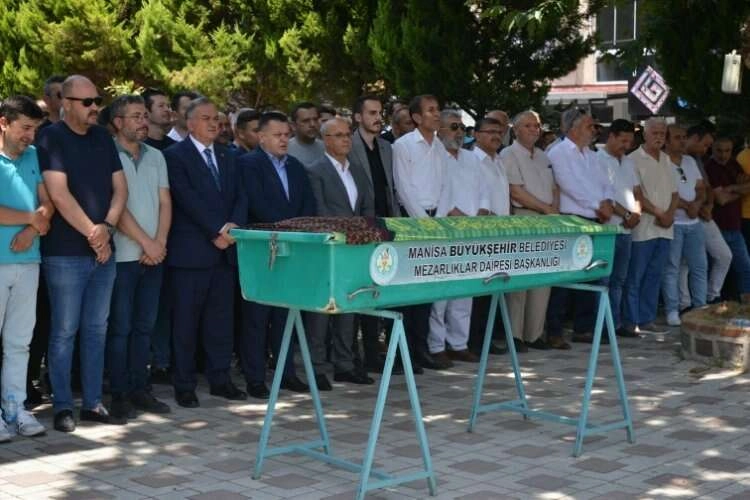 Otomobilin çarptığı öğretmen hayatını kaybetti haberinin görseli