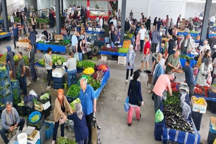 Denizli pazarında esnaf da vatandaş da memnun haberinin görseli