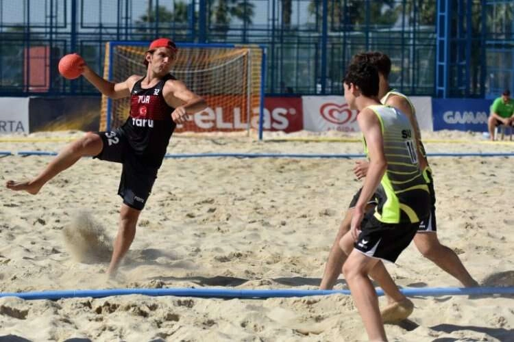Köyceğiz’de 24. Plaj Hentbolu Şampiyonası başlıyor haberinin görseli