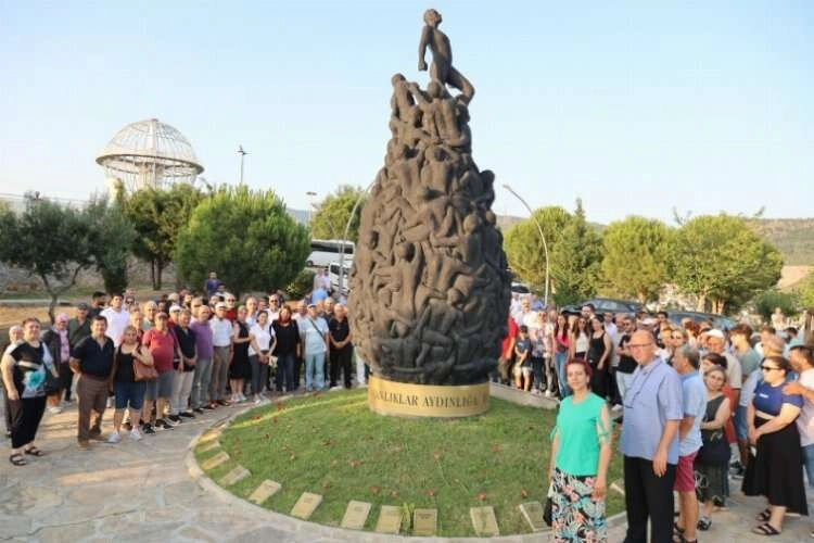 Bayraklı'da Madımak Oteli anması