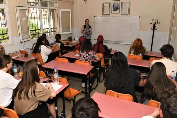 Bornova BELGEM’de kayıtlar başladı haberinin görseli