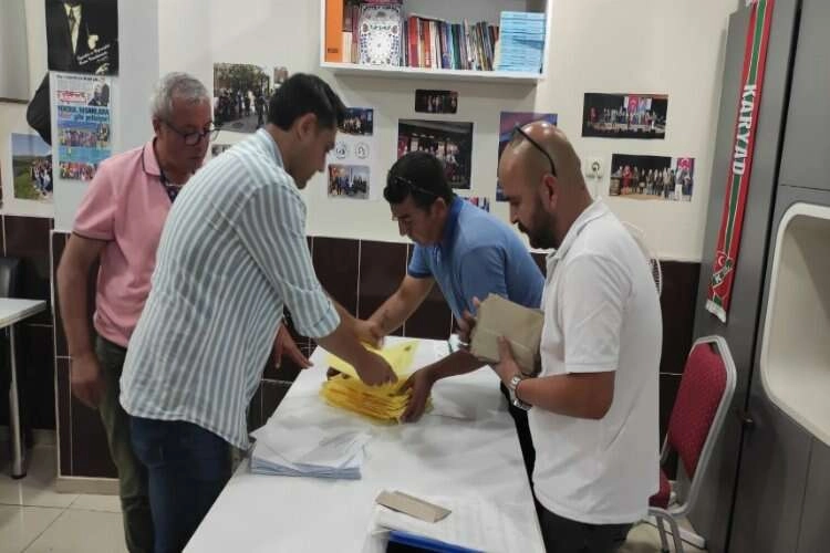 Seçimlerin 2. gününde Karşıyaka’nın Z raporu haberinin görseli