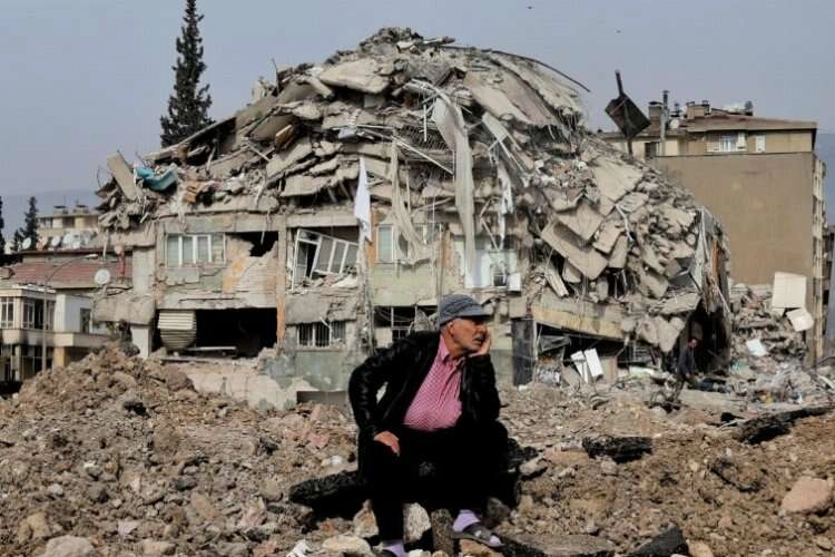 Şehre geri dönememek… Deprem sahasında gün yüzüne çıkanlar haberinin görseli